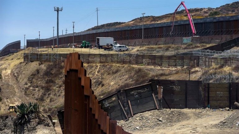 Пентагон утвердил военные деньги на строительство стены на границе с Мексикой